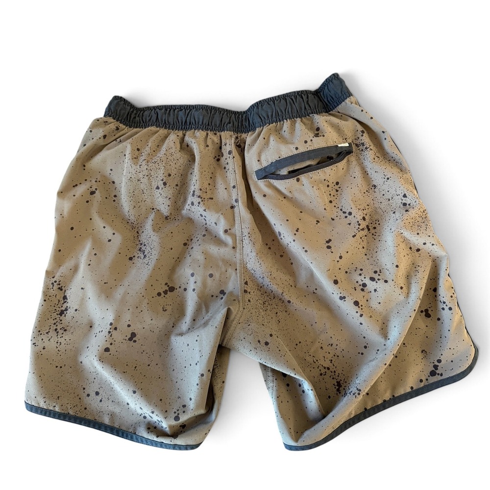 Vuori Banks Shorts sz S Mens Olive Green Paint Splatter Athletic Training *READ* - Picture 2 of 7